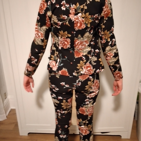 Floral Suit Set - Picture 1 of 6